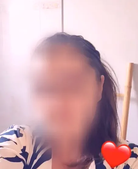 Amira, 39