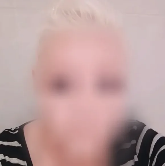 Hannah, 39