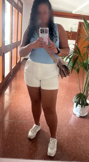 Katharina, 33