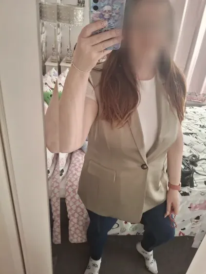 Leonie, 38