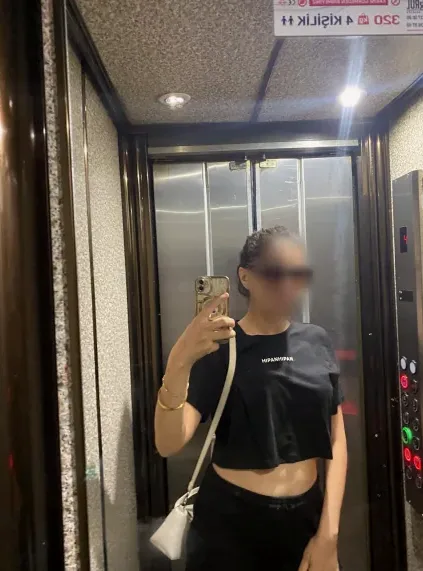 Maja, 33