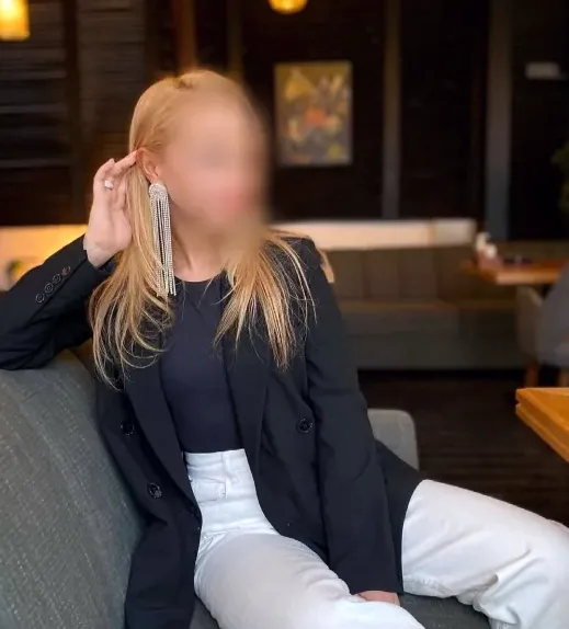 Mira, 32
