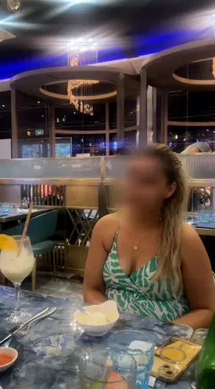 Sabrina, 40