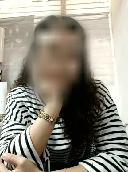 Sandra, 31