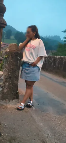 Yasmin, 32